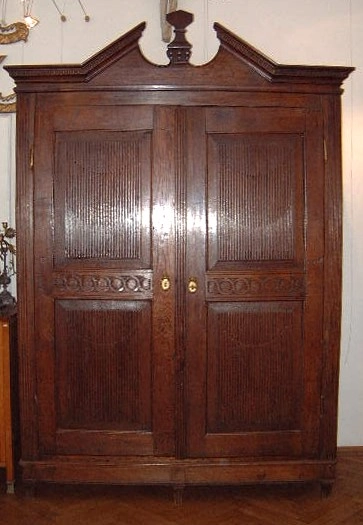 Hallenschrank